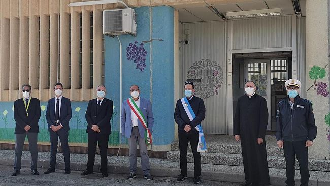 Poste Italiane inaugura un murales a Salaparuta