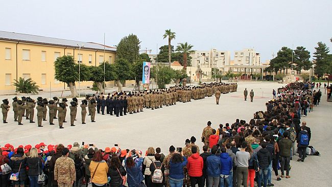 Trapani, la Caserma “L. Giannettino” apre le porte a mille studenti della provincia