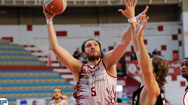 Cuore Pallacanestro Trapani! Battuta Udine 72-68