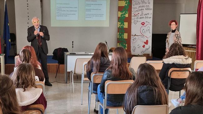 Al Liceo delle Scienze umane il Sindaco Alfano parla di cittadinanza attiva