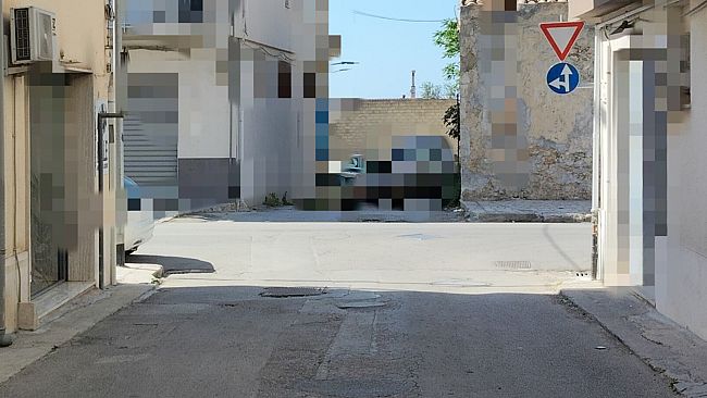 alcamo-via-enea-dettofatto-posizionati-i-cartelli-stradali-mancanti