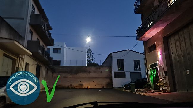 Torna a funzionare il lampione in via De Gaspari