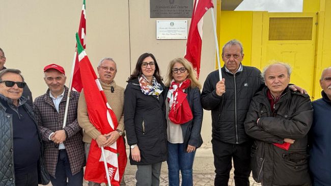 cpr-di-milo-i-migranti-in-sciopero-il-presidio-della-cgil-e-la-visita-ispettiva-della-deputata-del-pd-iacono