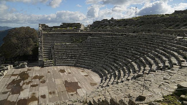 Segesta, 61^ Giornata mondiale del Teatro.Laboratori per bambini sulle maschere