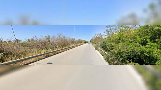 Petardi contro auto sullo scorrimento veloce: paura per due ragazze