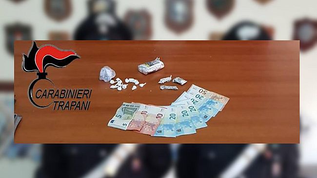 Riforniva di ogni droga i giovani della movida castellammarese: arrestato dai Carabinieri