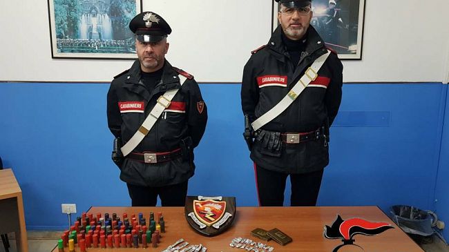 Trapani, trovati droga e munizioni all’interno della tromba dell’ascensore condominiale