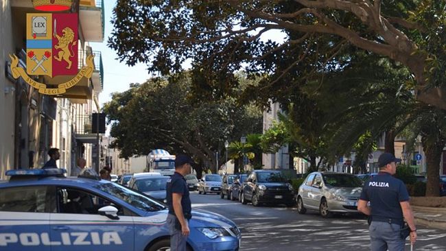 Polizia arresta giovane gambiano che spacciava nel Sistema delle Piazze