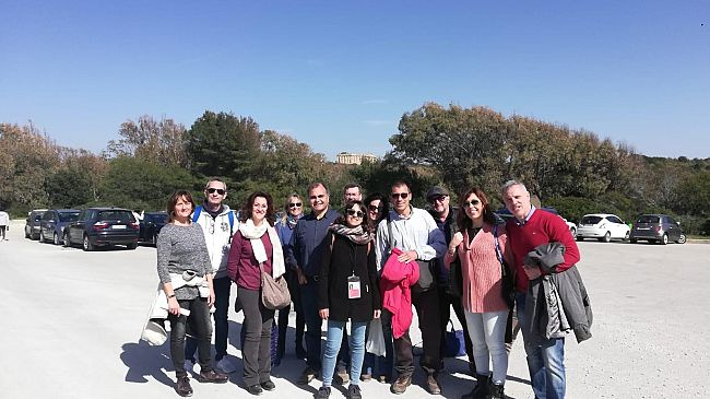 grande-successo-per-la-giornata-internazionale-della-guida-turistica-a-selinunte-e-segesta