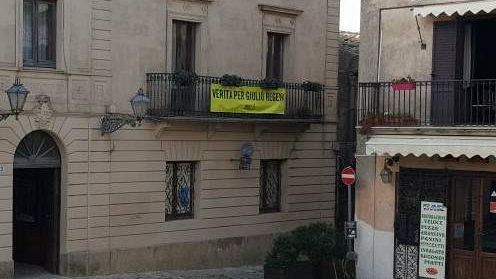 Erice,”Veritá per Giulio Regeni”: esposto striscione al palazzo comunale