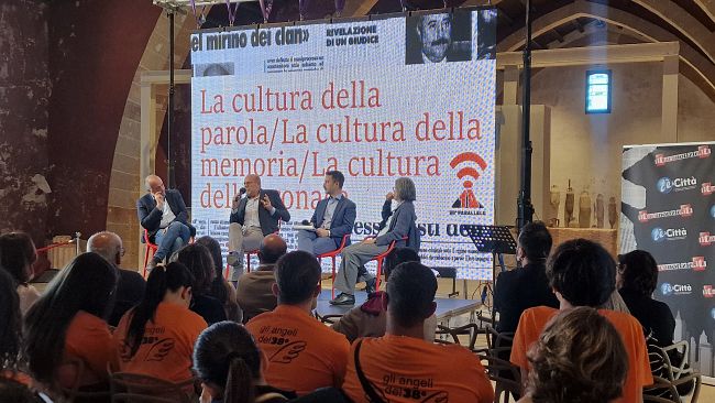 Dalle stragi del '92 all'eredità di Sciascia: il Festival 38° Parallelo chiude nel segno della forza della parola