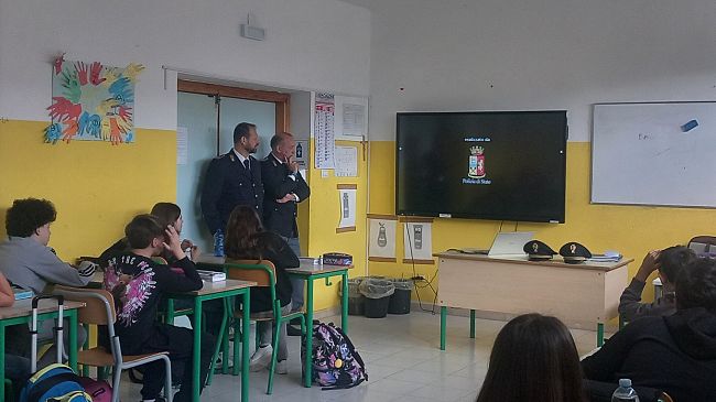 mazara-gli-studenti-dellic-pirandello-bonsignore-incontrano-la-polizia