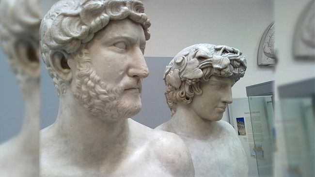 Ultime della sera: “Adriano e Antinoo, un amore fra storia e mito”