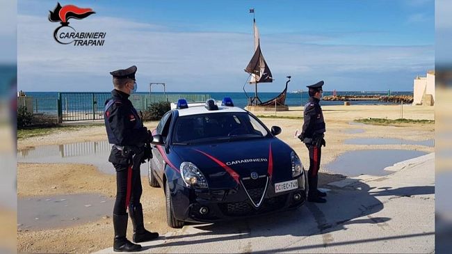 Mazara del Vallo, tenta la fuga a bordo di una bicicletta rubata. Arrestato