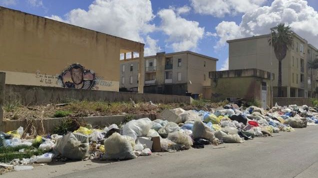 fumi-tossici-e-degrado-a-mazara-2-la-rabbia-dei-residenti-travolge-il-comune-mancata-bonifica-una-vergogna