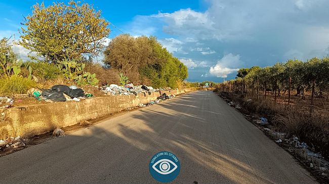 Segnalazioni del cittadino: discarica a cielo aperto tra Partanna e Castelvetrano 