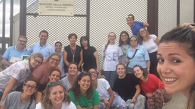 Castelvetrano ,14 giovani volontari compiono opere di carità in carcere