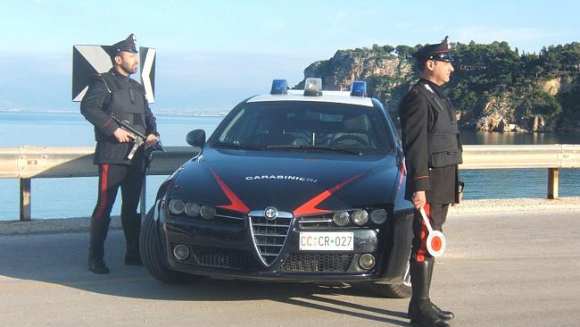 Carabinieri inseguono e arrestano due ladri “in trasferta”