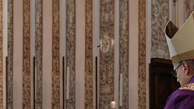 Coronavirus, decreto del Vescovo Mogavero: stop a funerali nelle chiese