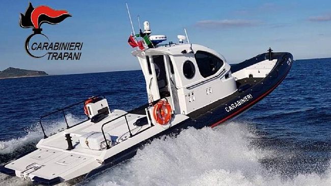 Favignana. Non riesce a raggiungere la barca per la forte corrente. Salvata 