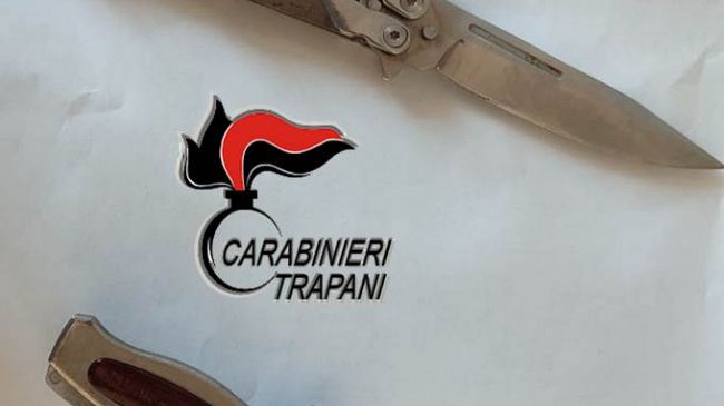 Castelvetranese non si ferma all’alt, senza patente e con un coltello al seguito