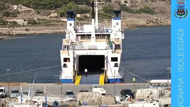 Favignana, approvato delibera che prevede limitazioni all'afflusso e alla circolazione di veicoli sull'isola 