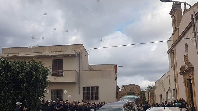 L’ultimo saluto di Borgata Costiera allo sfortunato Paolo Perrone 