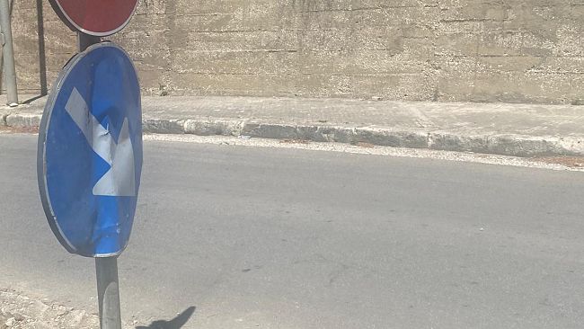 Alcamo, rimessi a posto i cartelli tra il prolungamento di corso dei Mille e via Tre Santi
