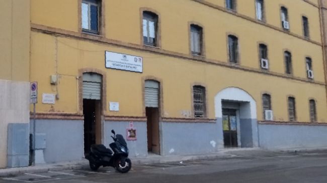 ​Inquinamento a Trapani, tarda l’autobotte a scuola: uscita alunni anticipata alle 10.30