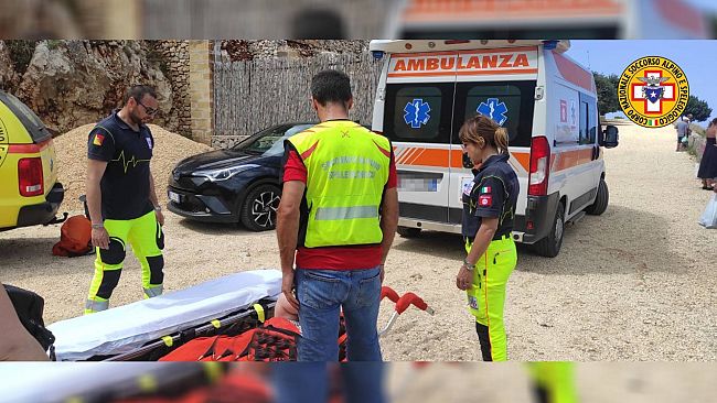 Turista colta da malore durante un'escursione alla Riserva dello Zingaro