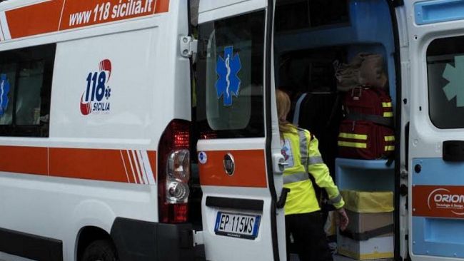 Mazara, ragazza soccorsa si scaglia contro operatori del 118 e Polizia Municipale