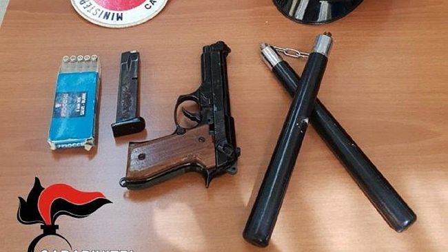 Due denunce dei Carabinieri per d’armi od oggetti atti ad offendere e minaccia aggravata:
