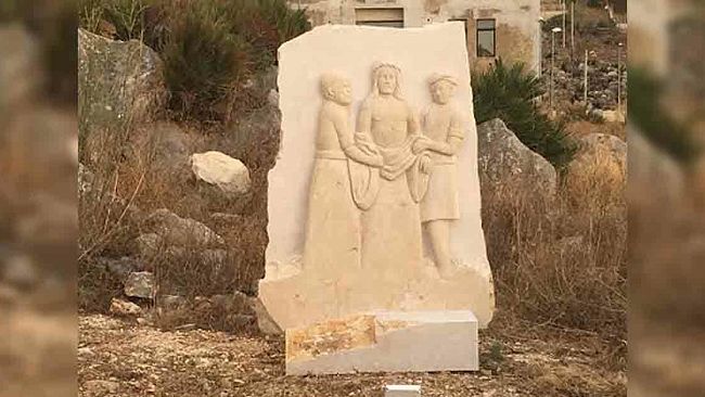 trapani-regina-pacis-faro-di-pace-nel-mediterraneo-svelata-la-stazione-marmorea-della-via-crucis