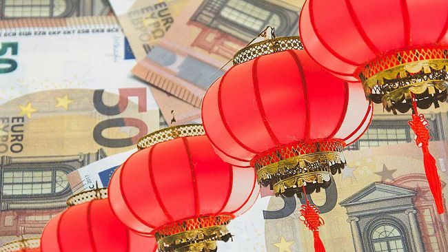 Coppia cinese bloccata con 5 milioni di euro all’Aeroporto di Palermo. Esiste una rete clandestina di commercianti cinesi sull’Isola?