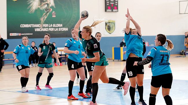 La Handball Erice sa solo vincere: contro Nuoro finisce 24-23