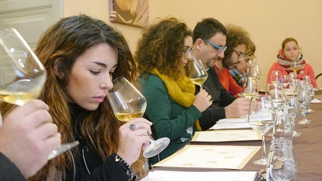 Al “Nuara” al via la settima edizione del “Corso di avvicinamento al vino”