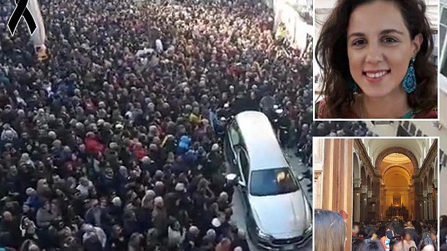 VIDEO – Folla straripante ai funerali di Nicoletta Indelicato, vittima di un atroce delitto