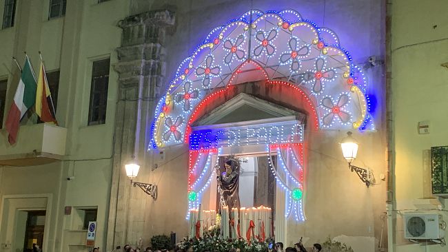 Trapani, Santu Patre è tornato ad abbracciare i suoi fedeli
