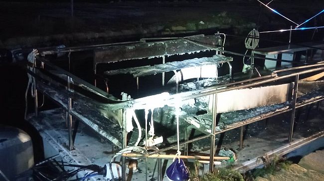Marsala, incendio doloso a tre natanti ormeggiati all’imbarcadero per Mozia