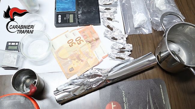 Nuovo colpo allo spaccio di droga, smantellata organizzazione nel quartiere Fontanelle Sud