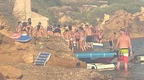 ​Si ribalta pedalò con 4 adulti e 4 bambini, tragedia sfiorata nelle acque di Marinella di Selinunte