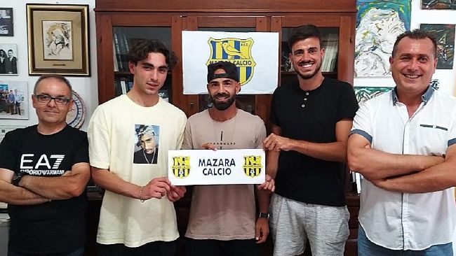 Mazara calcio. Firmano Sami Elamraoui, Mirko De Miere e Giulio Giordano