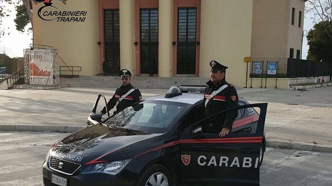Marsala, bara cade dal mezzo di sollevamento durante la sepoltura. Intervengono i Carabinieri