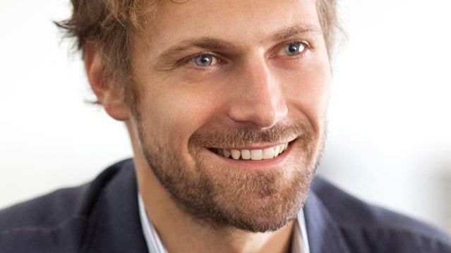 TRAPANI – Questuanti ai semafori e richieste di denaro agli automobilisti trapanesi. Il consigliere Salone chiede l’intervento della polizia