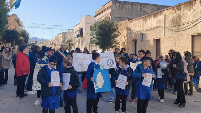 ​San Vito Lo Capo, studenti in corteo nella Giornata della disabilità