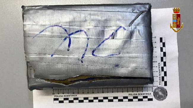 Misiliscemi, Trasporta oltre un chilogrammo di cocaina: arrestato dalla Polizia