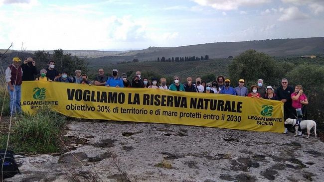 Il castello della pietra e vallone Zangara riserva naturale