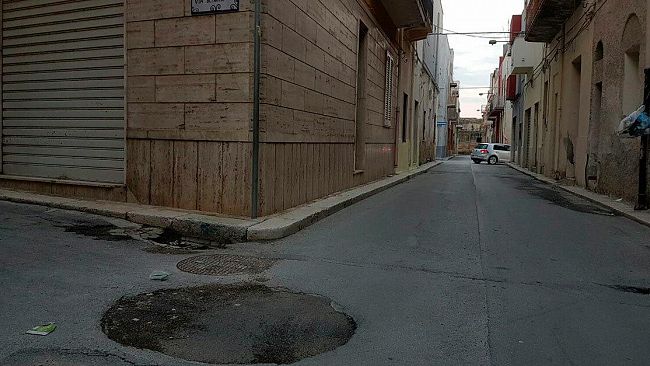 VIDEO – Mazara, tecniche per ricoprire le voragini stradali. Esempio incrocio via Amalfi e Bengasi