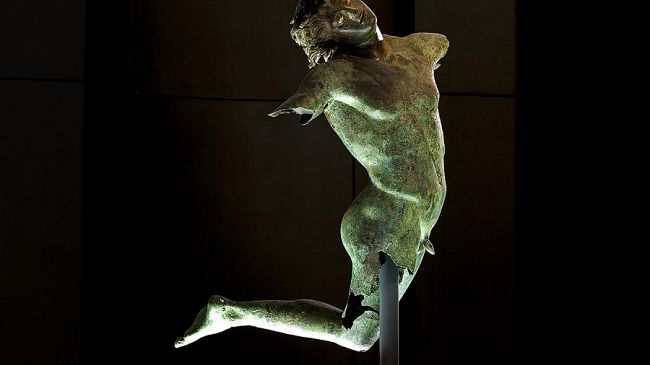 “Il Satiro Danzante di Mazara avrà una nuova luce”. L’annuncio al Vinitaly dove esposta una copia in bronzo nel Padiglione Sicilia