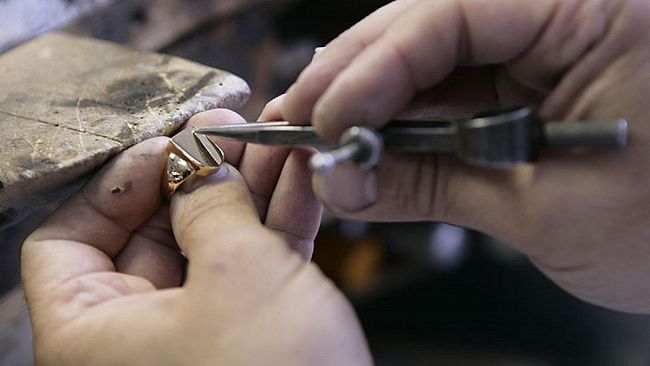 Salemi, Orafo condannato per appropriazione indebita